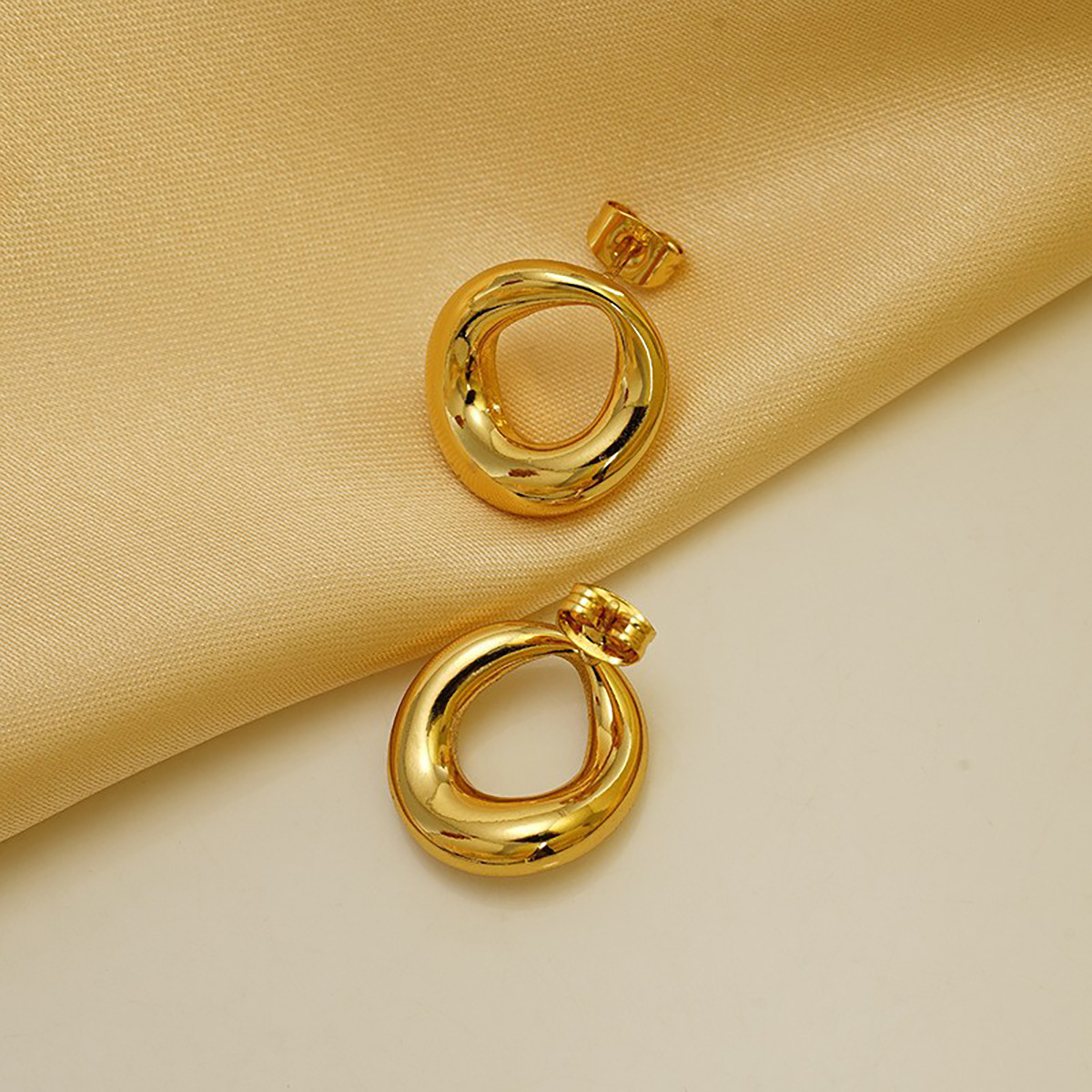 Earring Trendy And Eye-catching A Full-bodied Round Earring With Electroplating - Image 5